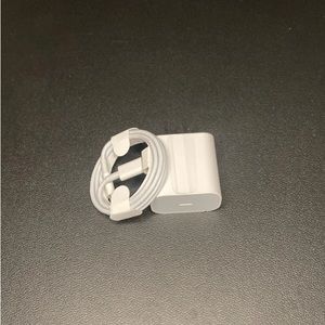 iPhone Fast Charging 20-Watt USB-C Power Adapter & 4ft cable